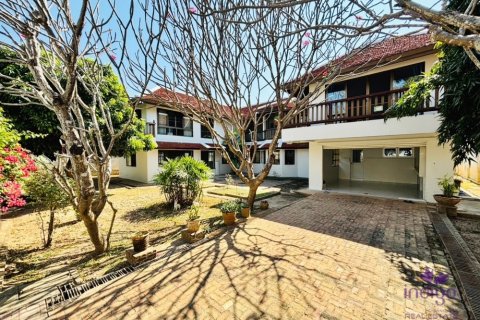 Дом в Чиангмае, Таиланд с 4 спальнями  № 152331 - фото 1