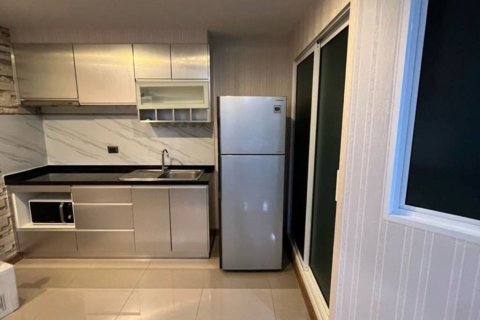 Кондоминиум с 2 спальнями в Хуай Кванге, Бангкок, Таиланд № 152336 - фото 6