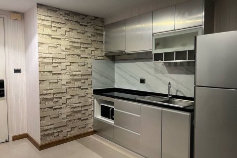 Кондоминиум с 2 спальнями в Хуай Кванге, Бангкок, Таиланд № 152336 - фото 8