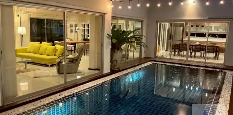 Haus in Suan Luang, Bangkok, Thailand 4 Schlafzimmer № 215554