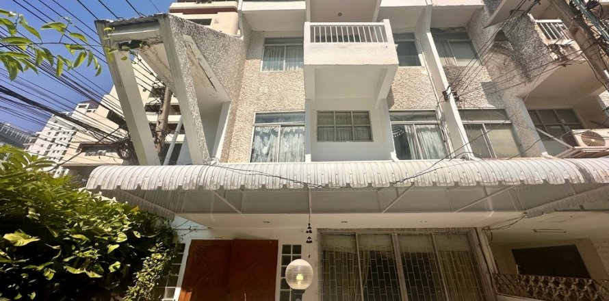 Таунхаус в Бангкоке, Таиланд с 5 спальнями  № 119156