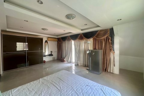 Таунхаус в Бангкоке, Таиланд с 5 спальнями  № 119156 - фото 16