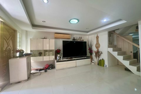 Таунхаус в Бангкоке, Таиланд с 5 спальнями  № 119156 - фото 5