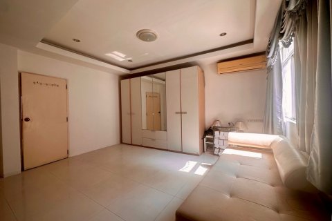 Таунхаус в Бангкоке, Таиланд с 5 спальнями  № 119156 - фото 9