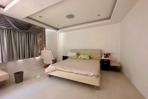 Таунхаус в Бангкоке, Таиланд с 5 спальнями  № 119156 - фото 8