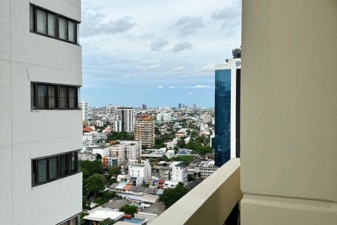 Studio in the Condo in Watthana, Bangkok, Thailand  № 157954 - photo 11