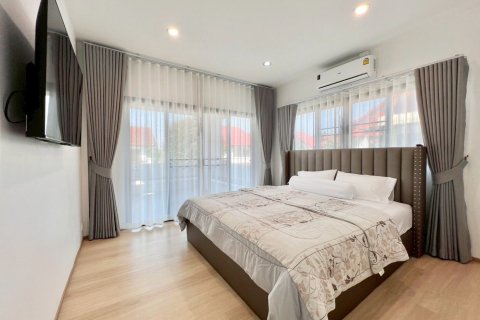 House in Pattaya, Thailand 3 bedrooms № 157951 - photo 14