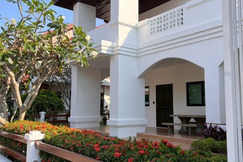 House in Pattaya, Thailand 3 bedrooms № 157951 - photo 2