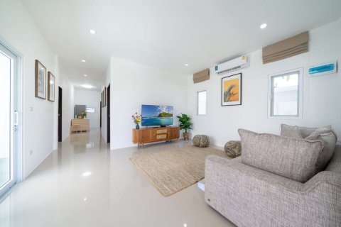 Villa in Phuket, Thailand 2 bedrooms № 160777 - photo 27