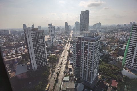 Кондоминиум с 2 спальнями в Чатучаке, Бангкок, Таиланд № 172093 - фото 6