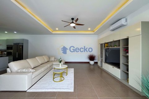 Casa de 2 dormitorios en Pattaya, Tailandia № 209334 - foto 7