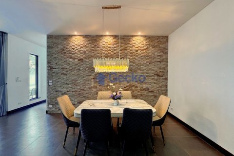 Casa de 2 dormitorios en Pattaya, Tailandia № 209334 - foto 10