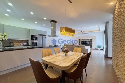 Casa de 2 dormitorios en Pattaya, Tailandia № 209334 - foto 9