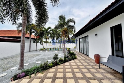Casa de 2 dormitorios en Pattaya, Tailandia № 209334 - foto 25