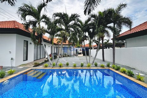 Casa de 2 dormitorios en Pattaya, Tailandia № 209334 - foto 30