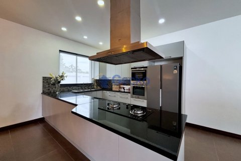 Casa de 2 dormitorios en Pattaya, Tailandia № 209334 - foto 4