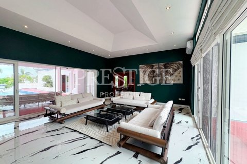 House in Pattaya, Thailand 4 bedrooms № 209908 - photo 3