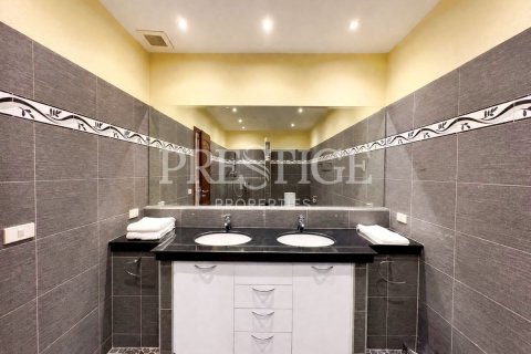 House in Pattaya, Thailand 4 bedrooms № 209908 - photo 28