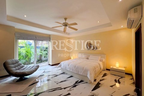 House in Pattaya, Thailand 4 bedrooms № 209908 - photo 20