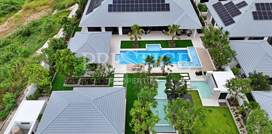 Casa de 5 dormitorios en Pattaya, Tailandia № 209910