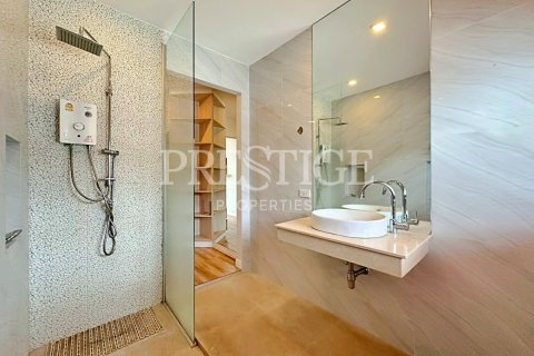 House in Pattaya, Thailand 6 bedrooms № 209906 - photo 22