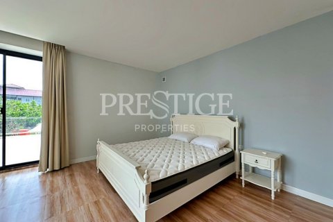 House in Pattaya, Thailand 6 bedrooms № 209906 - photo 16