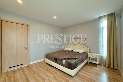 House in Pattaya, Thailand 6 bedrooms № 209906 - photo 24