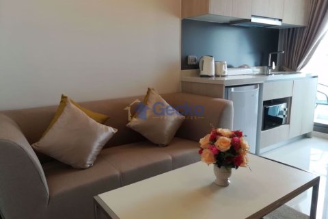 Condo in Pattaya, Thailand, 1 bedroom № 209445 - photo 2