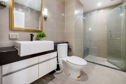 Studio in the Condo in Huai Khwang, Bangkok, Thailand  № 164673 - photo 12