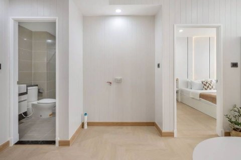 Studio in the Condo in Huai Khwang, Bangkok, Thailand  № 164673 - photo 6