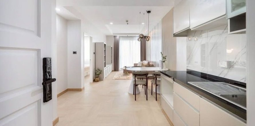 Studio in the Condo in Huai Khwang, Bangkok, Thailand  № 164673