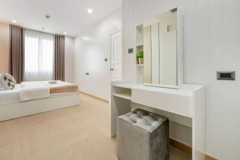 Studio in the Condo in Huai Khwang, Bangkok, Thailand  № 164673 - photo 10