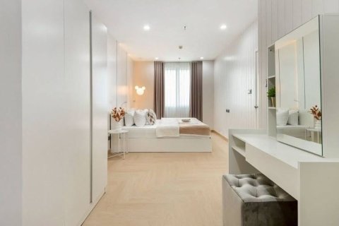 Studio in the Condo in Huai Khwang, Bangkok, Thailand  № 164673 - photo 9