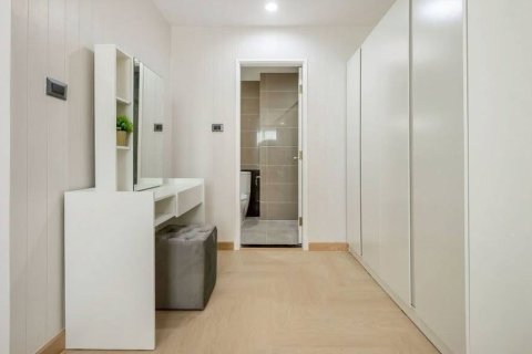 Studio in the Condo in Huai Khwang, Bangkok, Thailand  № 164673 - photo 11