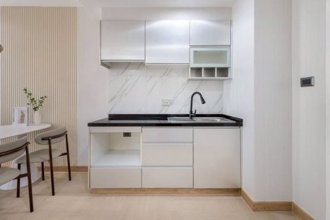 Studio in the Condo in Huai Khwang, Bangkok, Thailand  № 164673 - photo 7