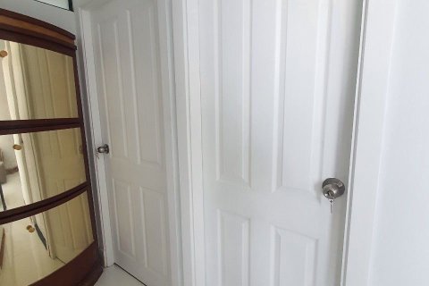 Кондоминиум с 2 спальнями в Ваттхане, Бангкок, Таиланд № 164677 - фото 6