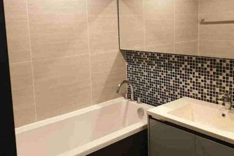 Condo in Thonburi, Bangkok, Thailand, 1 bedroom  № 183604 - photo 11
