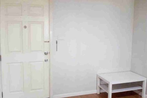 Condo in Thonburi, Bangkok, Thailand, 1 bedroom  № 183600 - photo 4