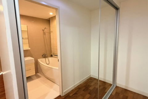 Condo in Bangkok, Thailand, 1 bedroom  № 199823 - photo 8