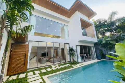 Villa in Phuket, Thailand 3 bedrooms № 163387