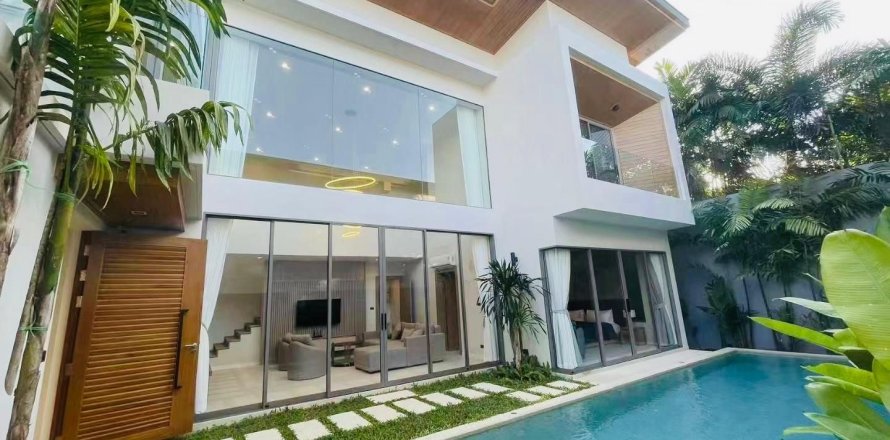 Villa in Phuket, Thailand 3 bedrooms № 163387