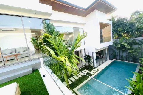 Villa in Phuket, Thailand 3 bedrooms № 163387 - photo 8