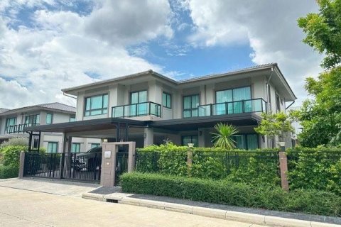 Дом в Фаси Чароене, Бангкок, Таиланд с 4 спальнями  № 153689 - фото 1