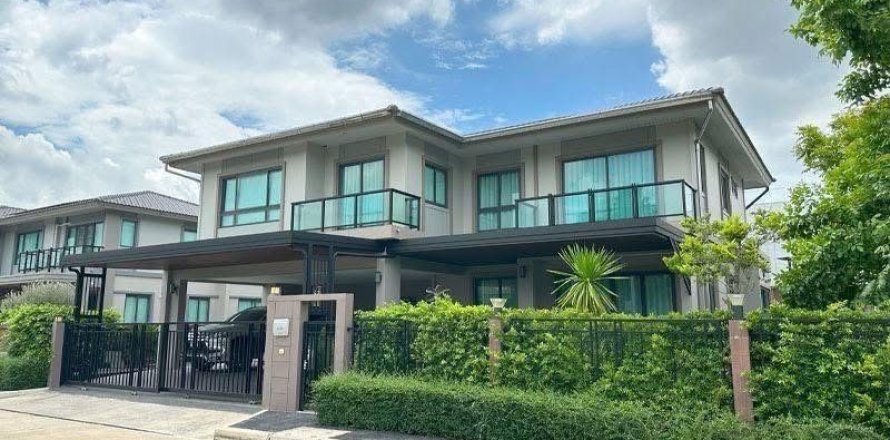 Дом в Фаси Чароене, Бангкок, Таиланд с 4 спальнями  № 153689