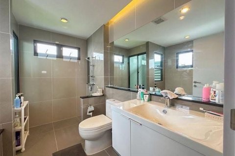 Дом в Фаси Чароене, Бангкок, Таиланд с 4 спальнями  № 153689 - фото 16