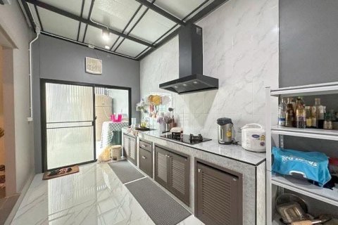 Дом в Фаси Чароене, Бангкок, Таиланд с 4 спальнями  № 153689 - фото 10