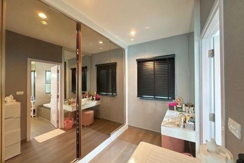 Дом в Фаси Чароене, Бангкок, Таиланд с 4 спальнями  № 153689 - фото 15