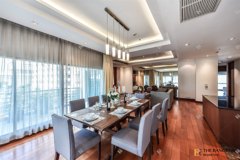 Condo in Bangkok, Thailand, 3 bedrooms № 189870 - photo 2