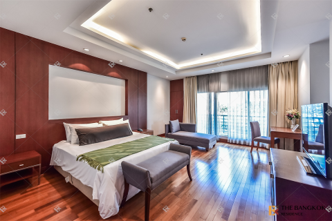 Condo in Bangkok, Thailand, 3 bedrooms № 189870 - photo 3