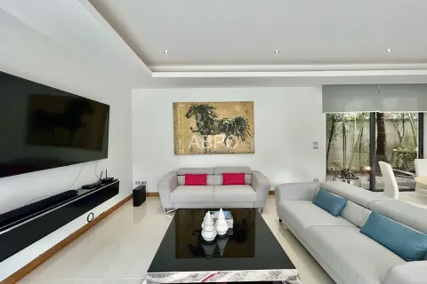 Casa de 3 dormitorios en Pattaya, Tailandia № 211153 - foto 12